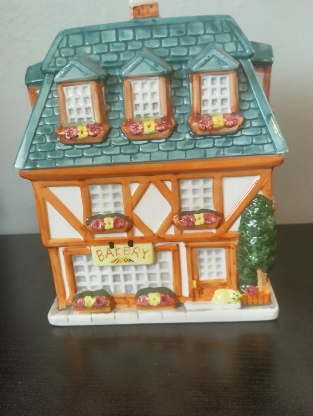 Bakery Ceramic Cookie Jar Tutor Style Cottage Vintage 1999